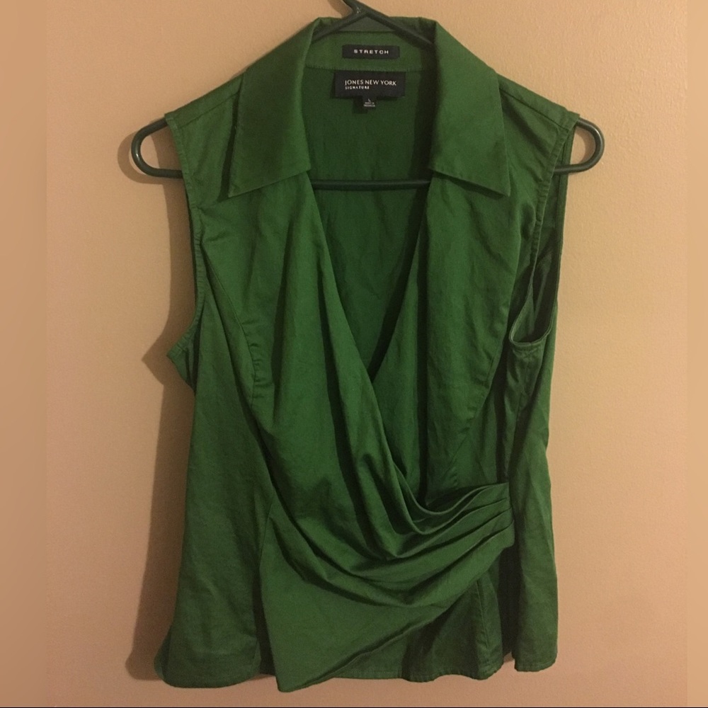 Beautiful green blouse with stretch.